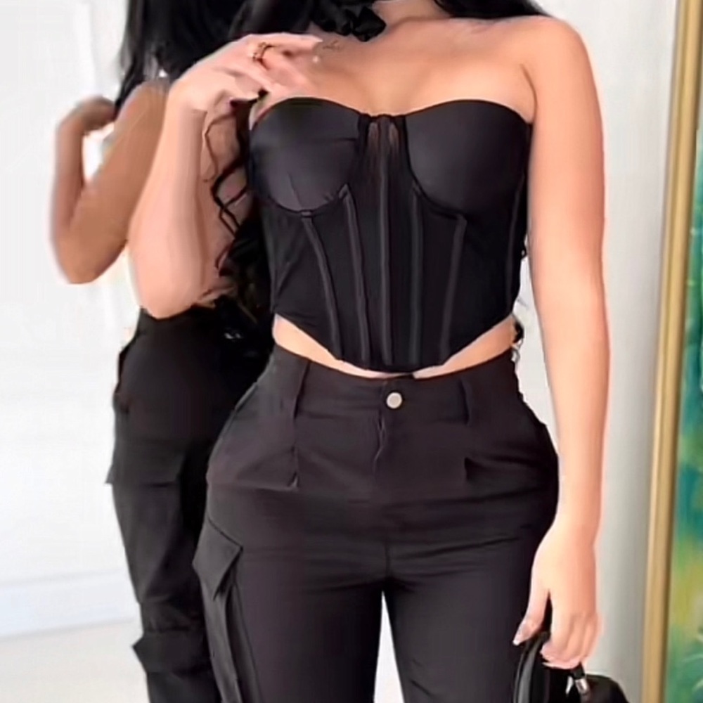 Fit true size (stretchy medium) corset top back zipper